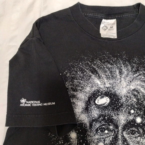 VTG Albert Einstein Rare T-shirt 🔥1993 (Glows in dark) - Picture 2 of 4